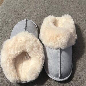 Donpapa light gray suede with faux fur mule slippers NWT